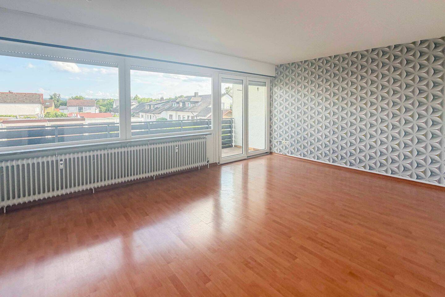 Sofort einziehen & wohlfühlen – attraktive 3-Zimmer-Erdgeschosswohnung mit Balkon und Garage, 95488 Eckersdorf