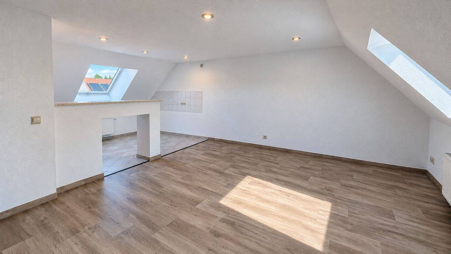 Gemütliche 2-Raum-Dachgeschosswohnung mit großzügiger Gartenmitbenutzung in Freiberg, 9599 Freiberg