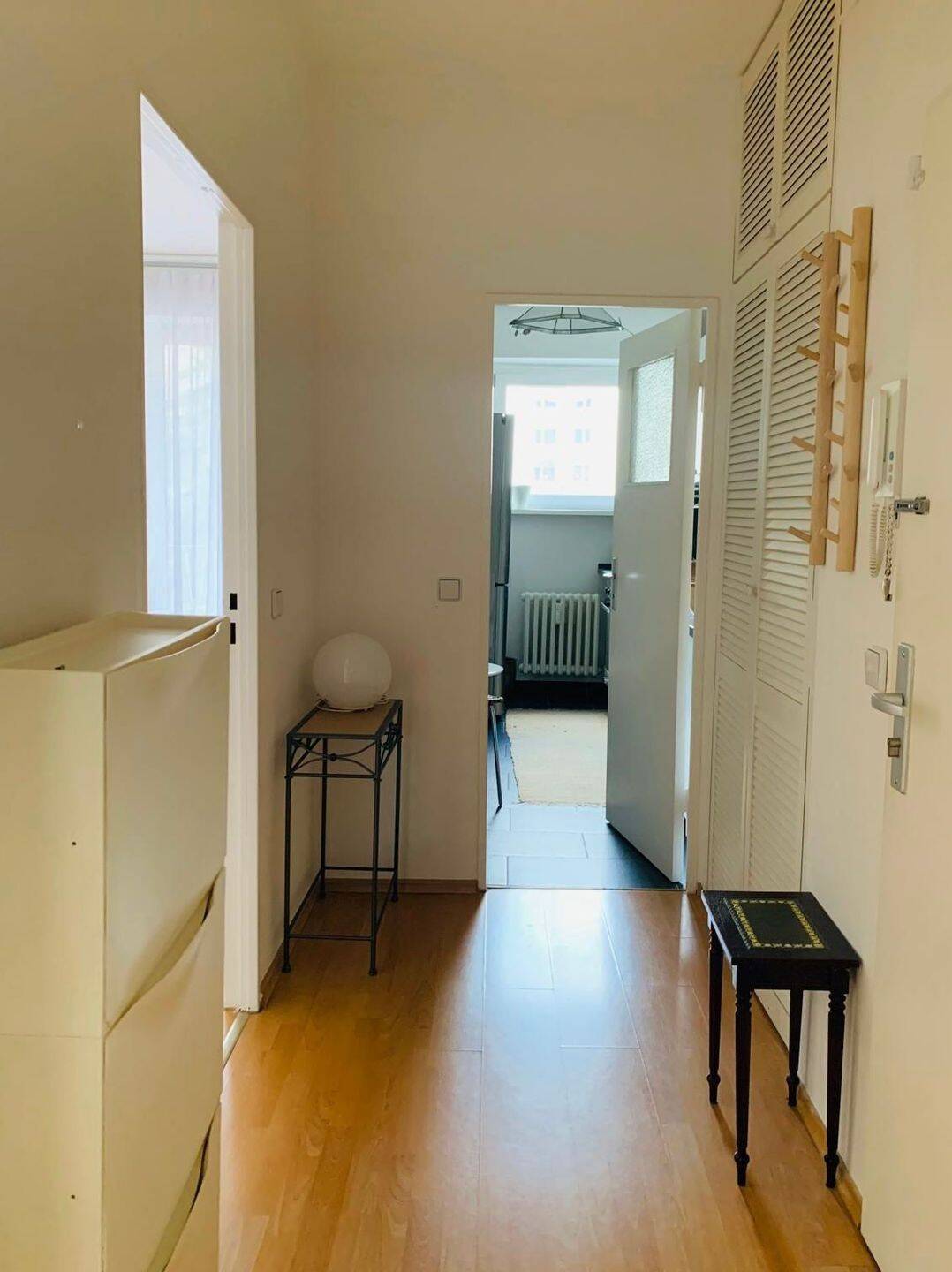 helle gepflegt möblierte Wohnung mit Balkon Nähe Hbf ab sofort zum vermieten, 10557 Berlin (Mitte Hansaviertel Moabit Tiergarten)