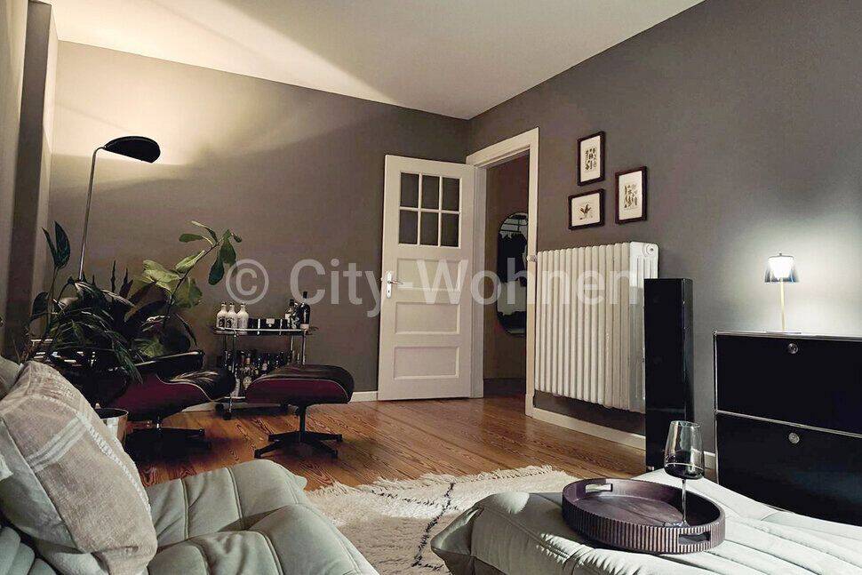 Schicke, möblierte 3-Zimmer-Wohnung mit Balkon nahe der Alster in Winterhude, 22301 Hamburg (Hamburg-Nord Winterhude)