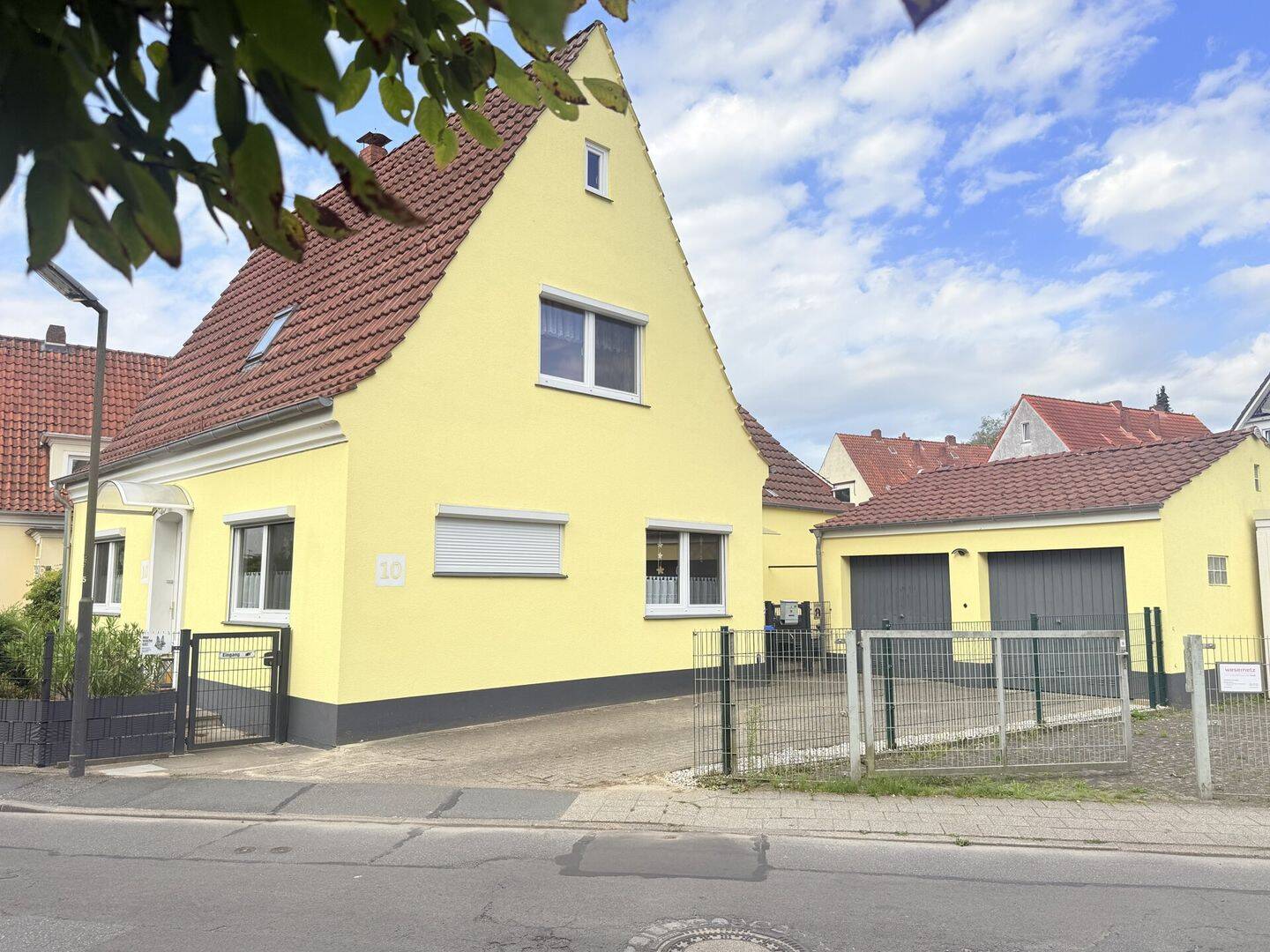 Wohnen mit Platz und Möglichkeiten – freist. Einfamilienhaus mit Doppelgarage im Herzen von Lesum, 28717 Bremen (Burgdamm Lesum Sankt Magnus)