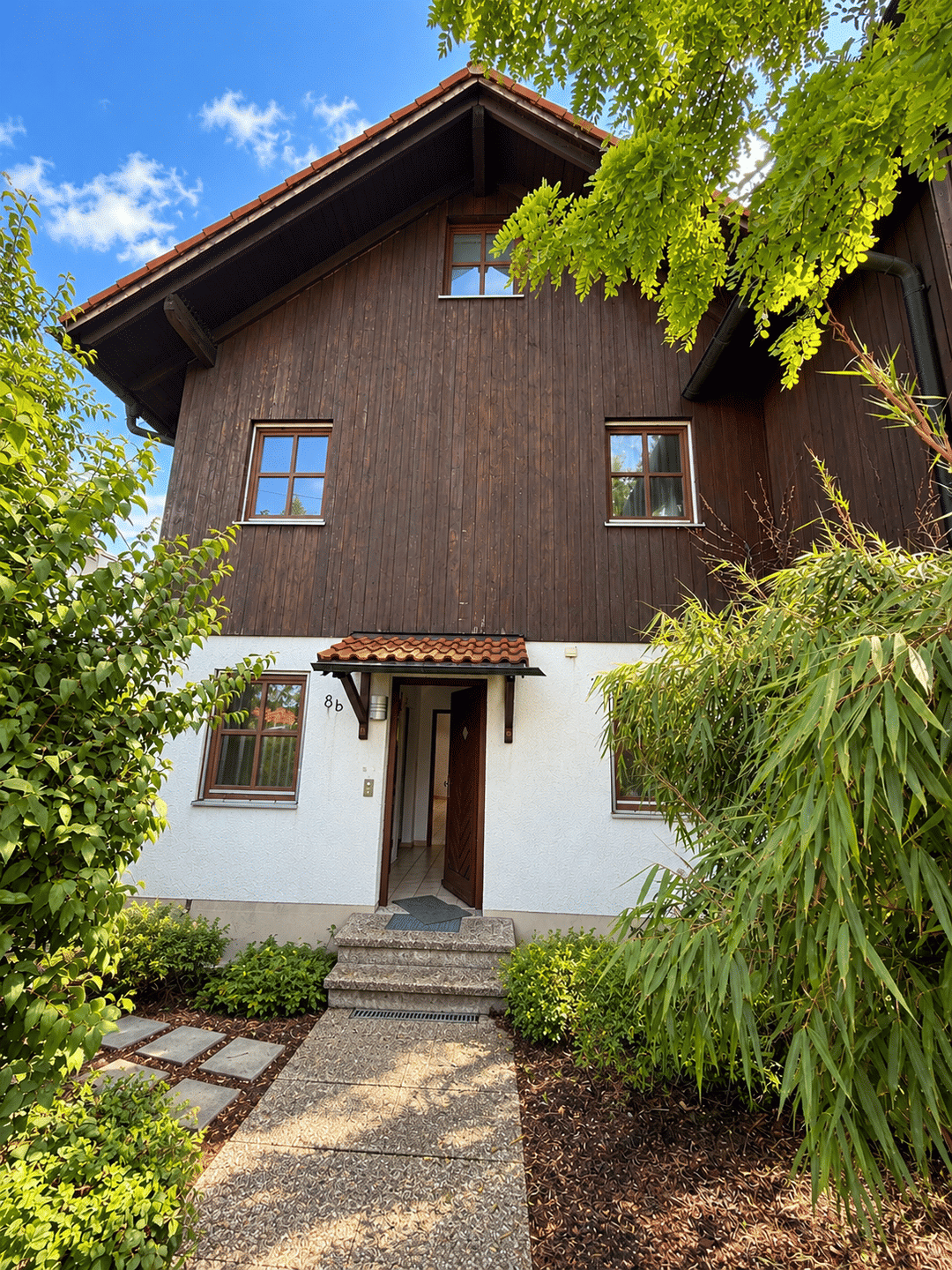Reiheneckhaus mit eingewachsenem Garten in Puchheim, 82178 Puchheim