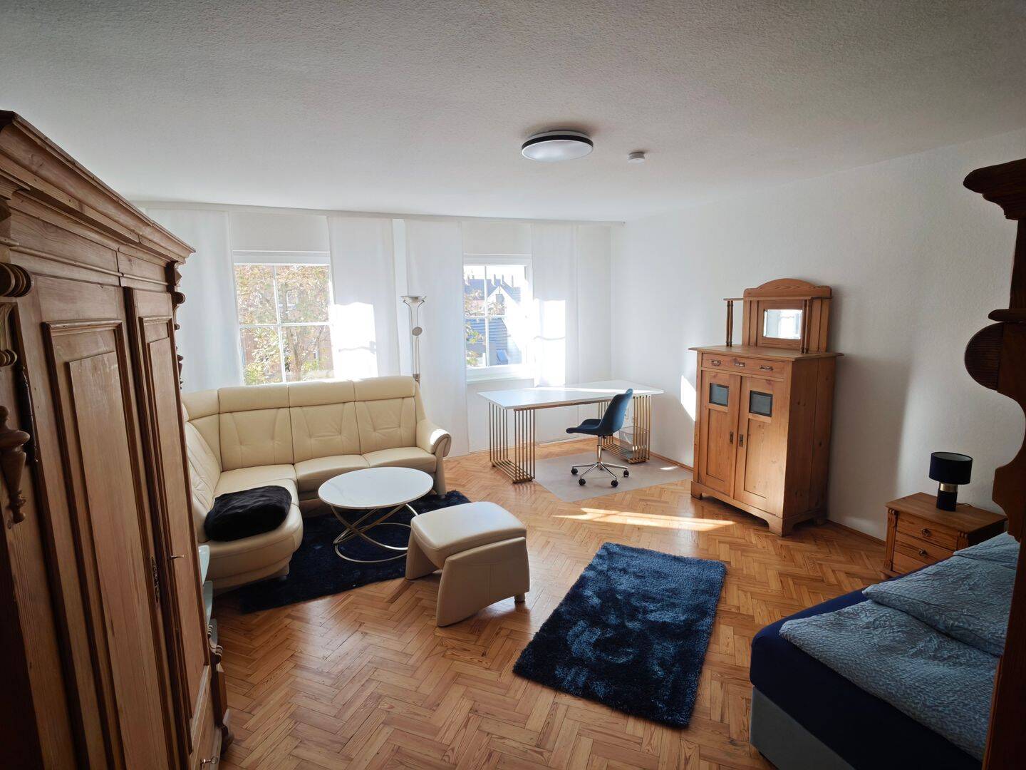 Einziehen & wohlfühlen: Voll möblierte 1-Zi.-Wohnung (47m²) mit Echtholzparkett in Nürnberg-Maxfeld, 90409 Nürnberg (Großreuth h. d. Veste Gärten h. d. Veste Maxfeld Schoppershof)