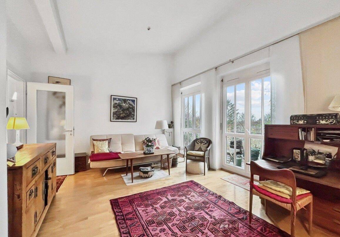 Helle 2-Zimmer-Dachgeschosswohnung mit großer Terrasse, Balkon, Lift & TG-Stellplatz, 81241 München (Aubing-Lochhausen-Langwied Pasing-Obermenzing)