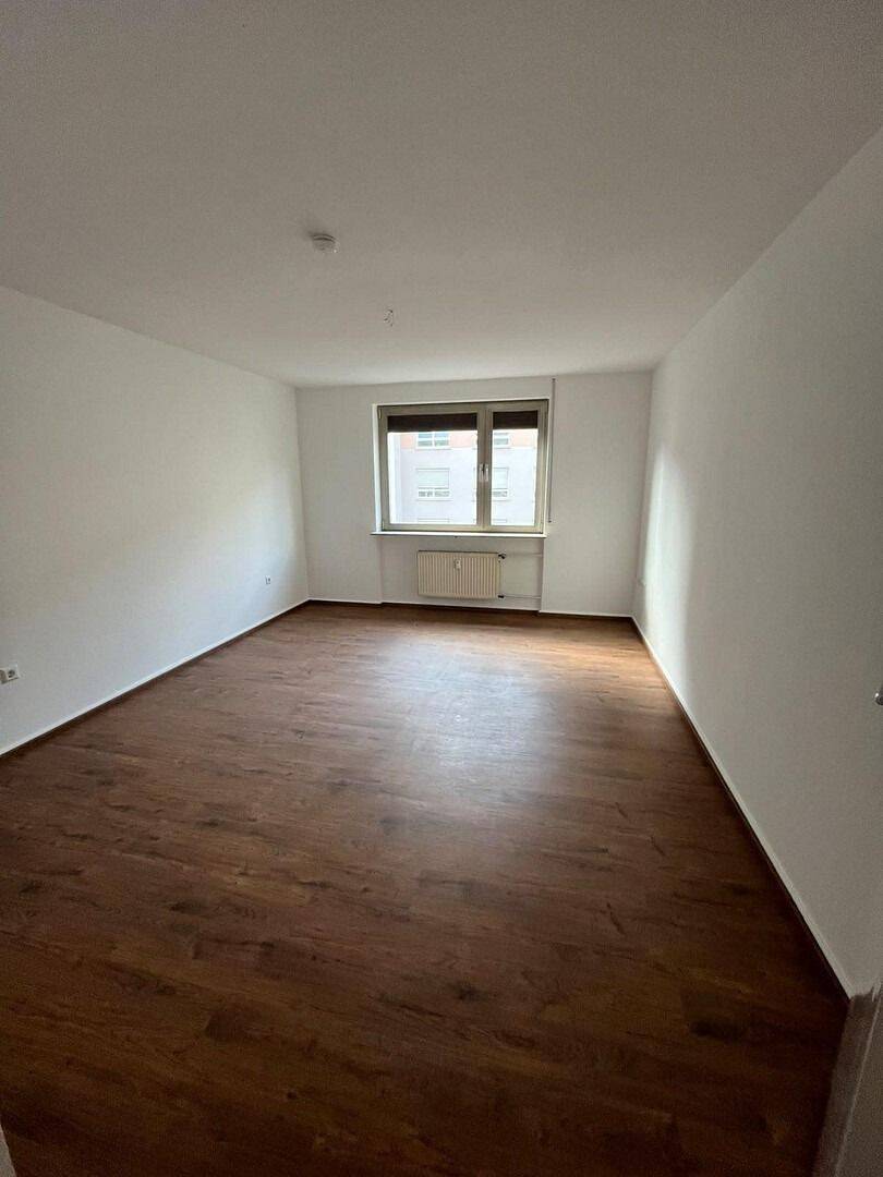 Helle 2-Zimmer-Wohnung mit separater Küche – frisch renoviert in Ludwigshafen, 67059 Ludwigshafen am Rhein (Mitte Mundenheim West)