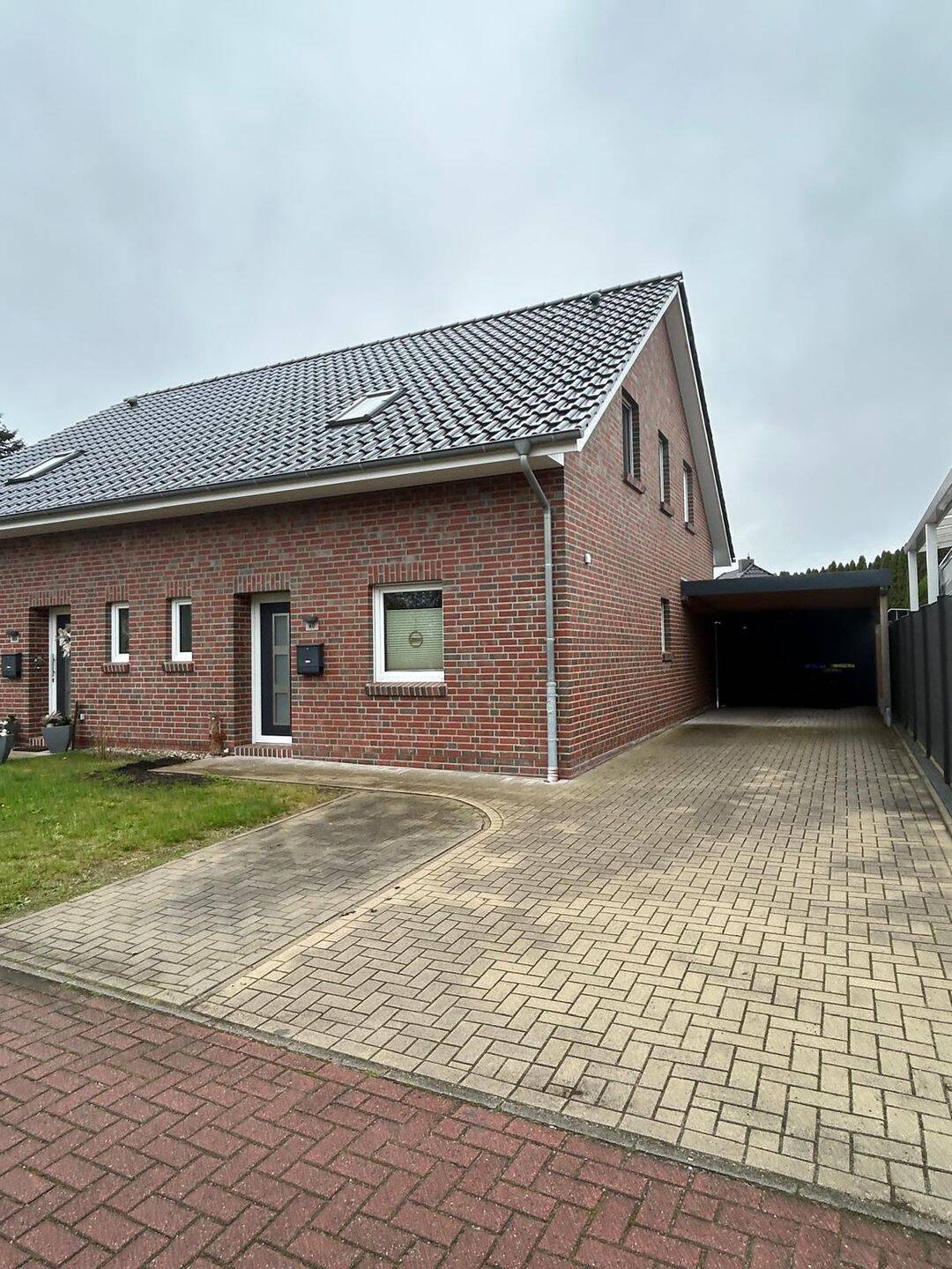 Energieeffiziente Doppelhaushälfte in zentraler Lage von Wiesmoor – mit Photovoltaikanlage, Stromspeicher und Wärmepumpe, 26639 Wiesmoor