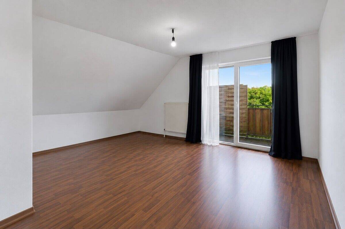 2-Zimmer Dachgeschosswohnung mit Balkon, 33189 Schlangen