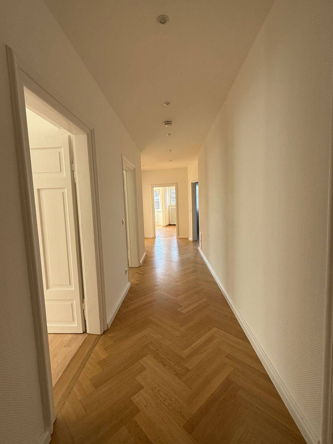 Renovierte Altbauwohnung in bester Lage im Lehel direkt an der Isar, 80538 München (Altstadt-Lehel Ludwigsvorstadt-Isarvorstadt Schwabing-Freimann)