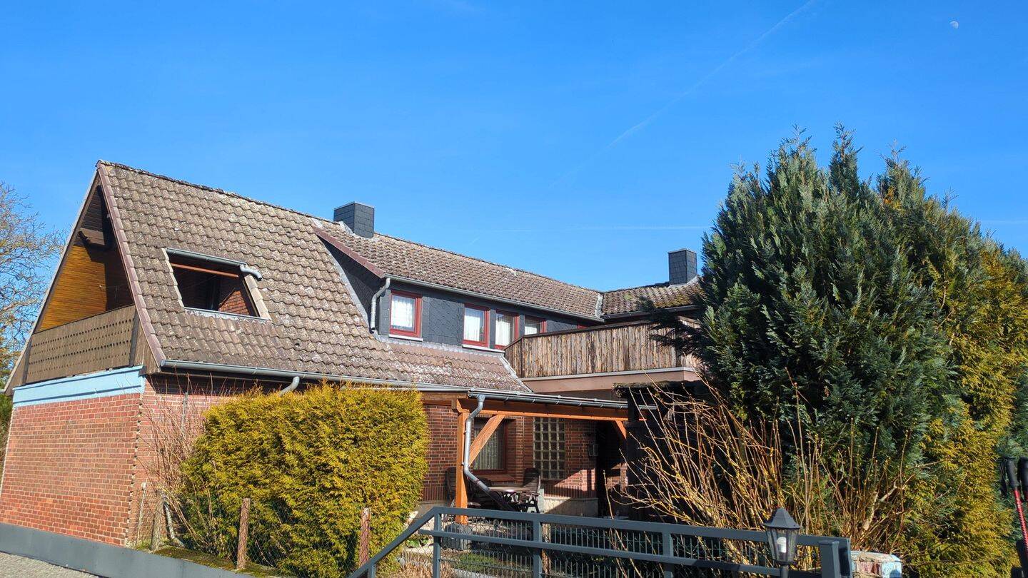 Charme trifft auf Potenzial: Wohnhaus mit Einliegerwohnung in attraktiver Lage von Ebstorf!, 29574 Ebstorf