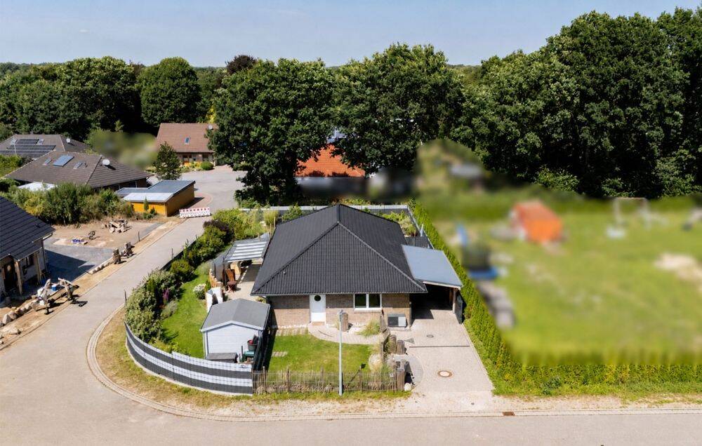 Energieeffizienter Walmdachbungalow in bevorzugter Wohnlage in Hennstedt, 25779 Hennstedt