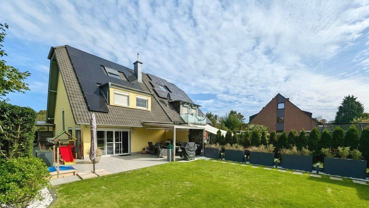 Wohnen mit Wohlfühlcharakter – DHH mit Kamin, PV, Wärmepumpe und tollem Garten!, 40724 Hilden