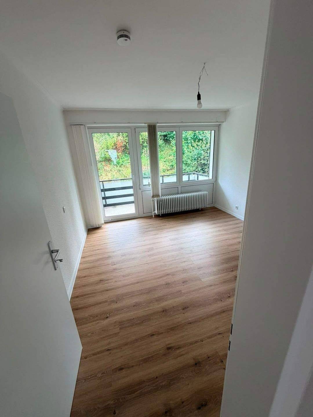 Mit Terrasse! Hochparterre! Alexanderhöhe Iserlohn! Hier wird gerade renoviert! 2 Zimmer, 58644 Iserlohn