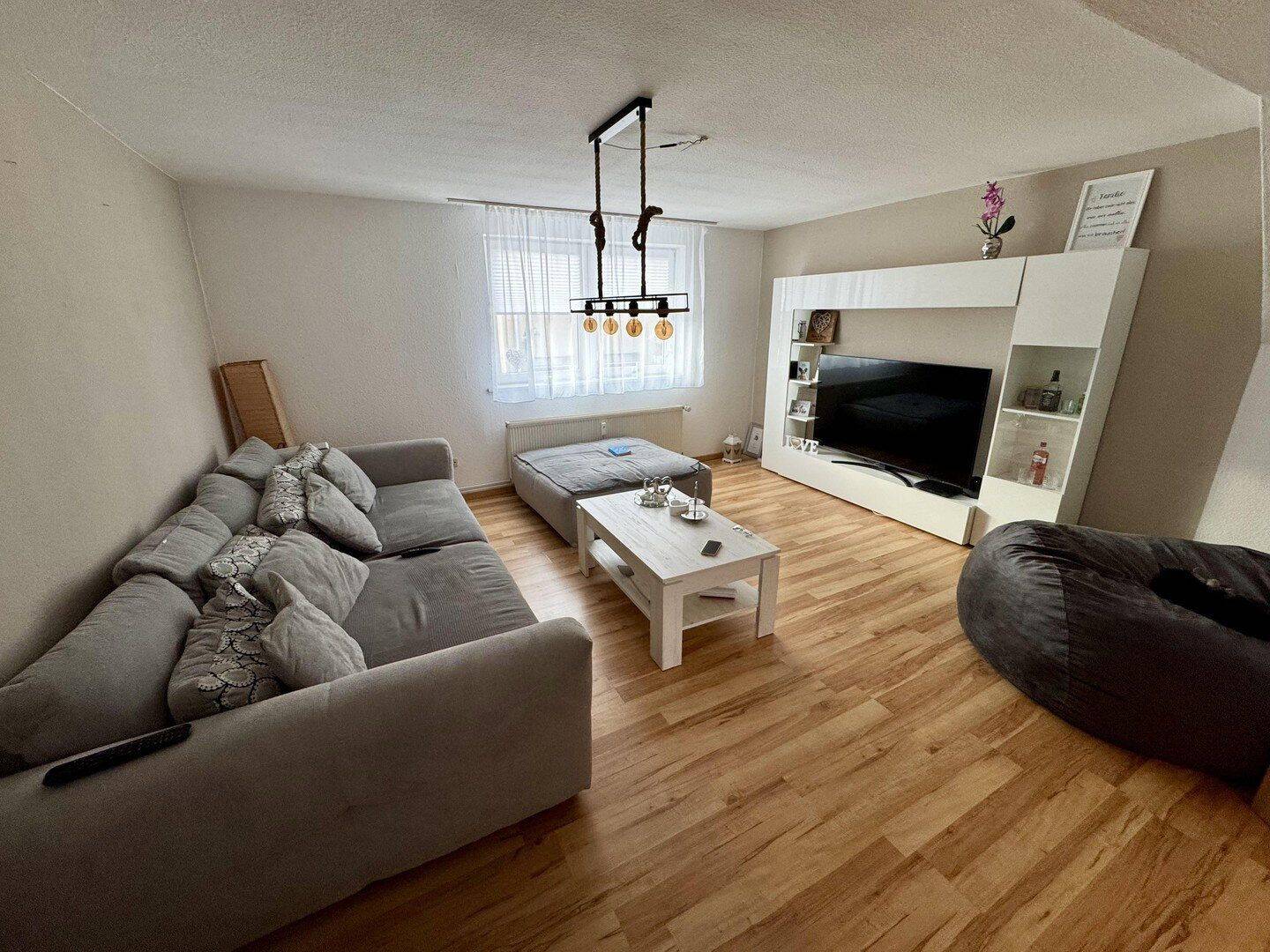 *TOP* Helle 3-Zimmer-Wohnung mit eigenem Hauseingang und gepflegtem Garten, 37194 Bodenfelde