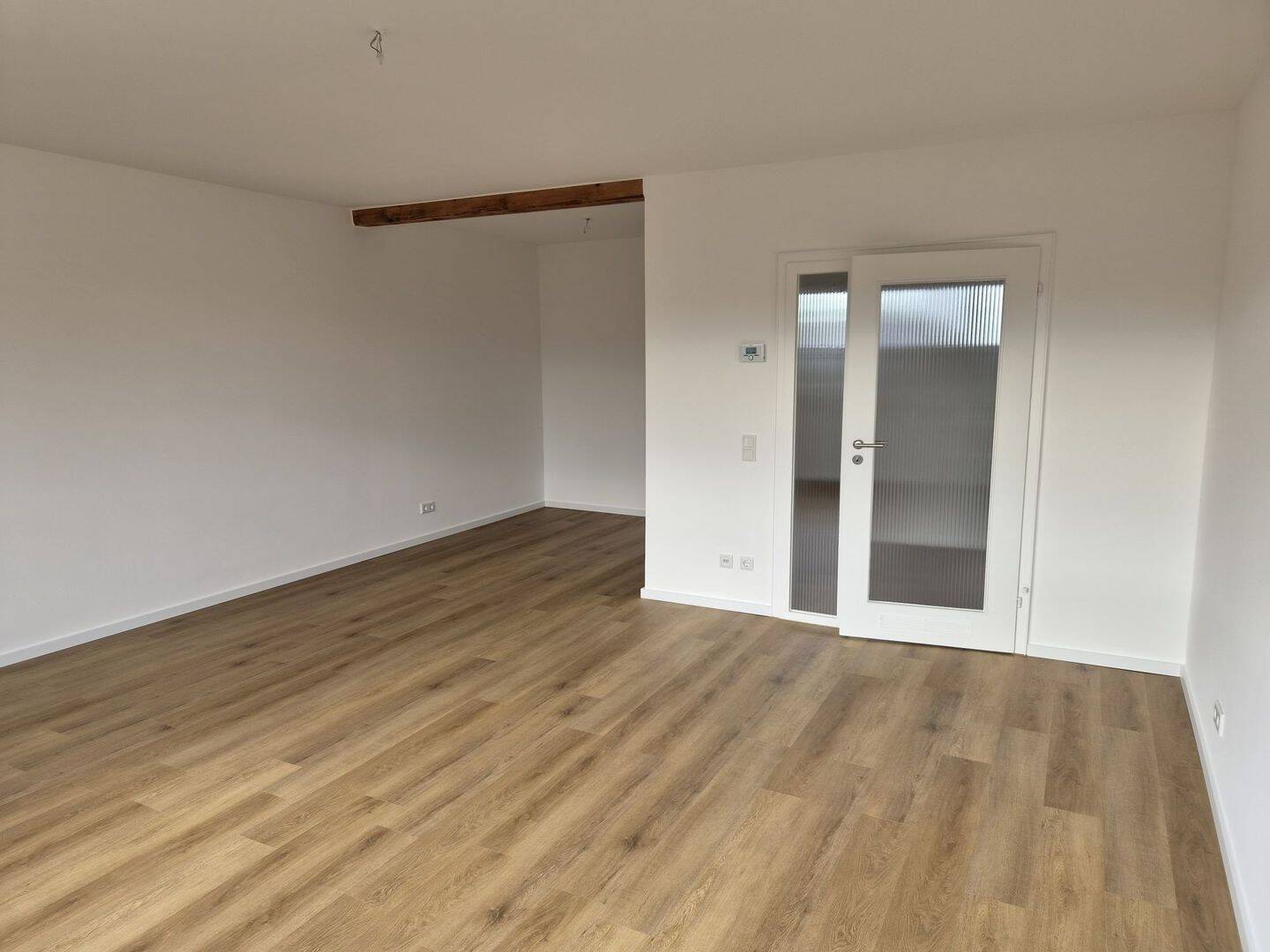 Modernisierte 3-Zimmer-Dachgeschoss-Wohnung in Duisburg-Bergheim, 47228 Duisburg (Bergheim Friemersheim Hochemmerich Winkelhausen)