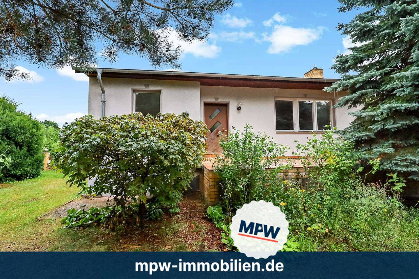 Einfamilienhaus mit Vollkeller und Bungalow auf 464 m² Grundstück, 12621 Berlin (Marzahn-Hellersdorf Hellersdorf Kaulsdorf)