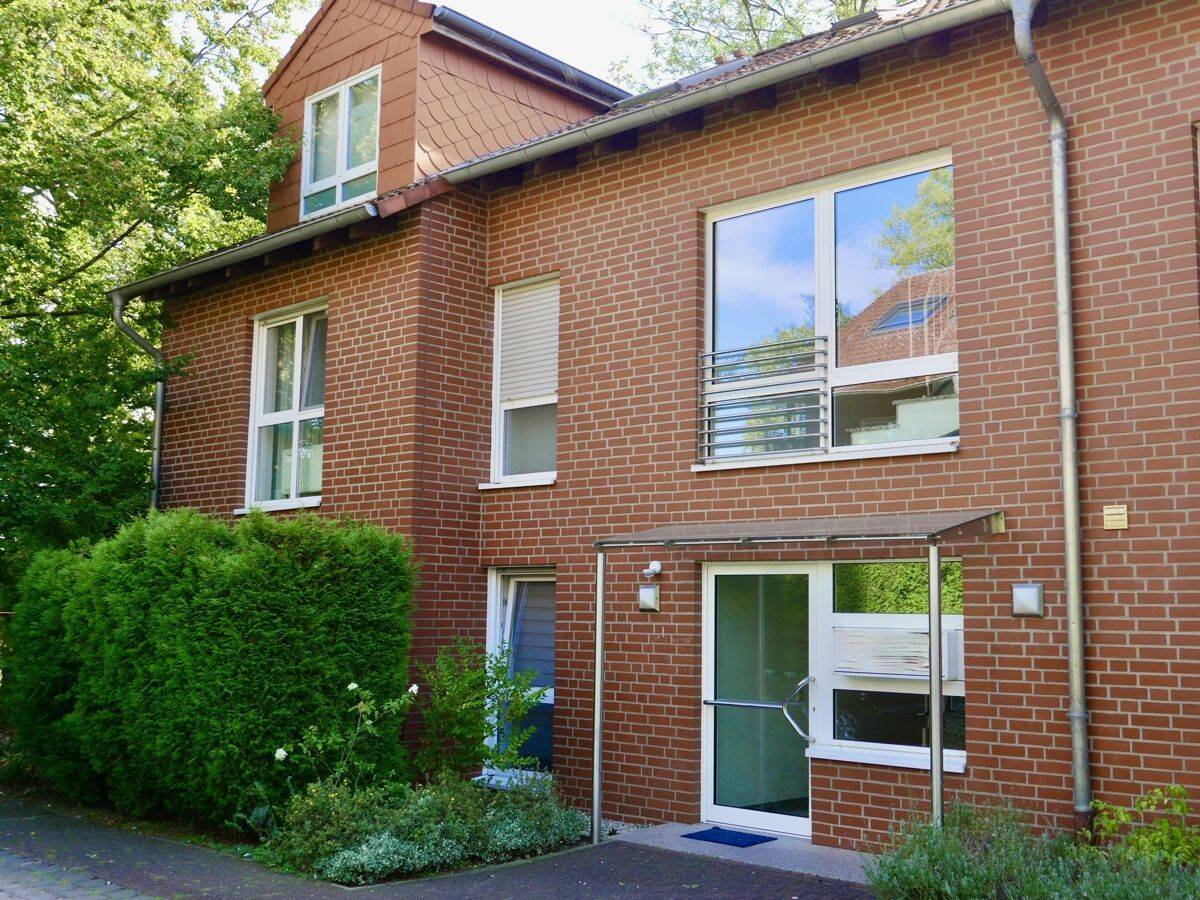 Attraktive Dachgeschosswohnung mit zwei Balkonen und eigenem Stellplatz, 59269 Beckum