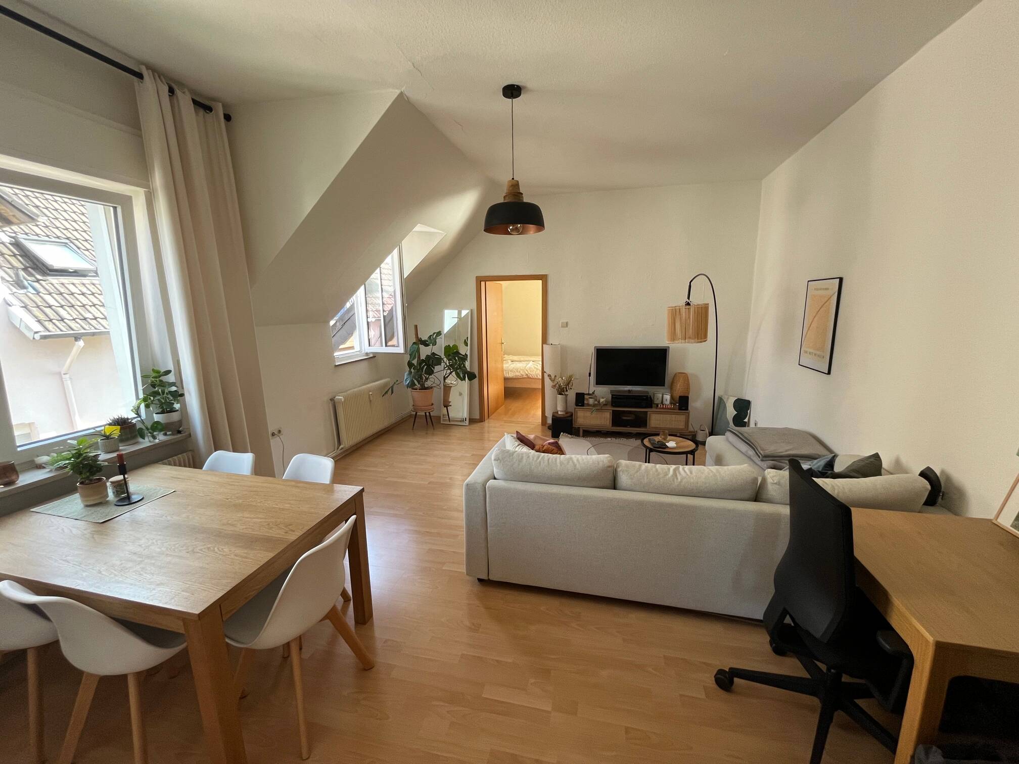 Renovierte Wohnung mit 2 Zimmer, Küche, Bad in der Nähe des Siegfriedplatzes, 33615 Bielefeld (Gellershagen Innenstadt)