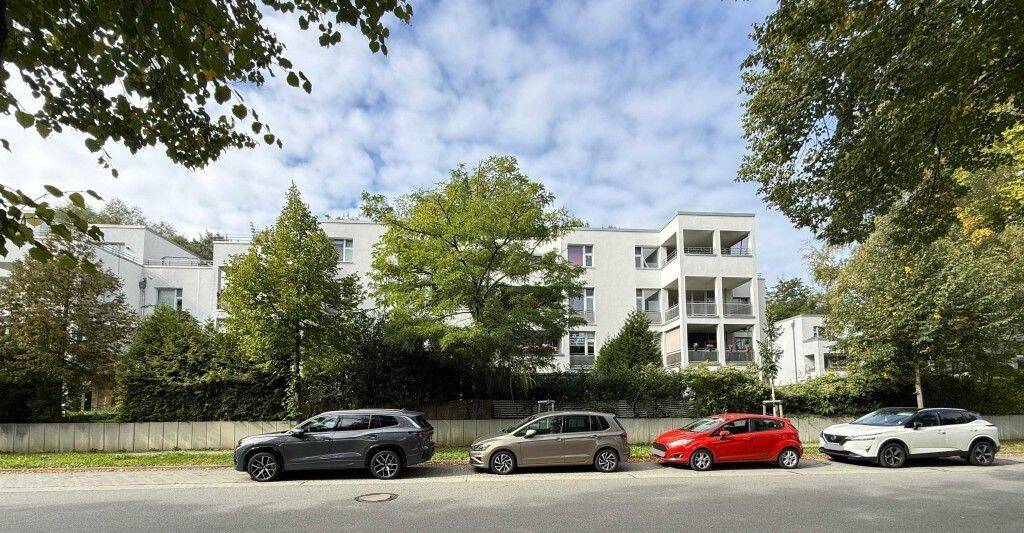 Idyllisches und großzügiges Wohnen im Grünen am Stadtrand mit Balkon, 15230 Frankfurt (Oder) (Frankfurt)