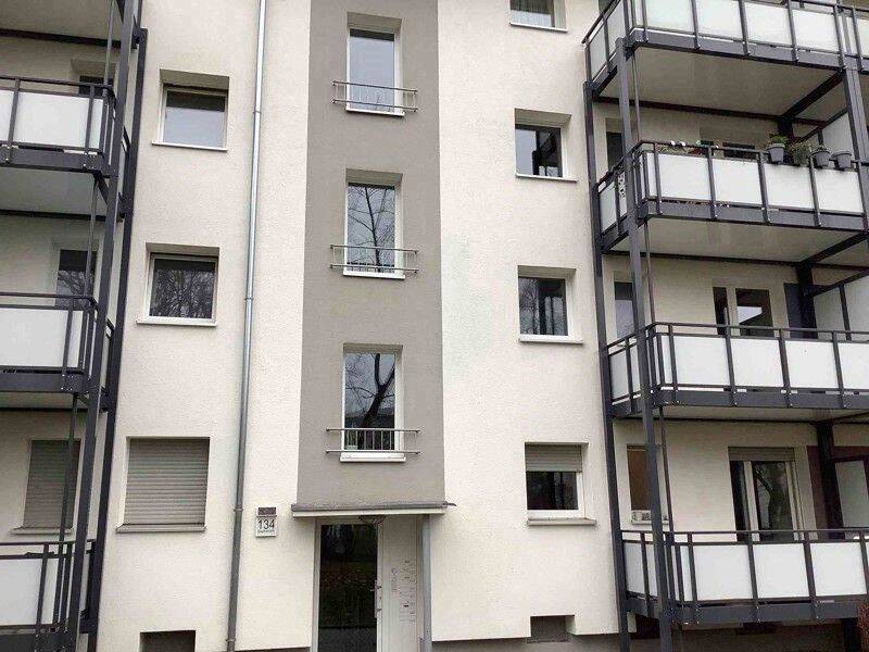 Sanierte 3,5 Zimmerwohnung mit Balkon in beliebter Lage, 60487 Frankfurt am Main (Bockenheim Hausen Rödelheim Westend-Süd)