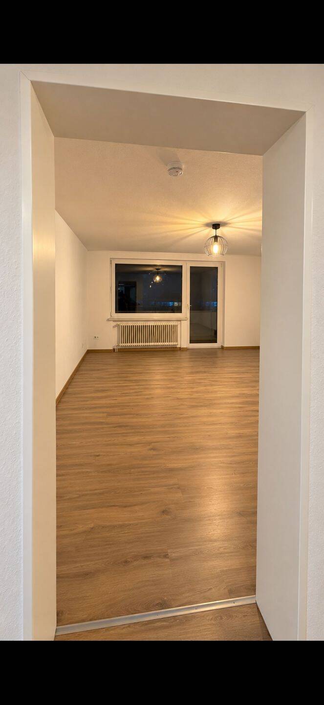 Großzügige 4-Zimmer-Wohnung mit Balkon in Düsseldorf-Unterbach 🌿
97 m² | 3 Schlafzimmer | Ruhige Lage | Ab sofort verfügbar, 40627 Düsseldorf (Gerresheim Unterbach Vennhausen)