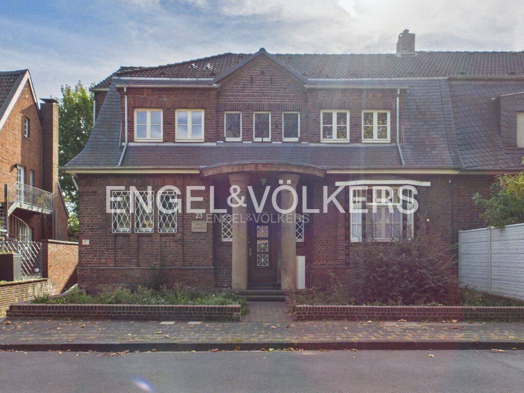 Erstbezug nach Kernsanierung – Exklusives Wohnen in einer Architektenvilla in Rheinnähe, 47829 Krefeld (Gartenstadt Uerdingen)