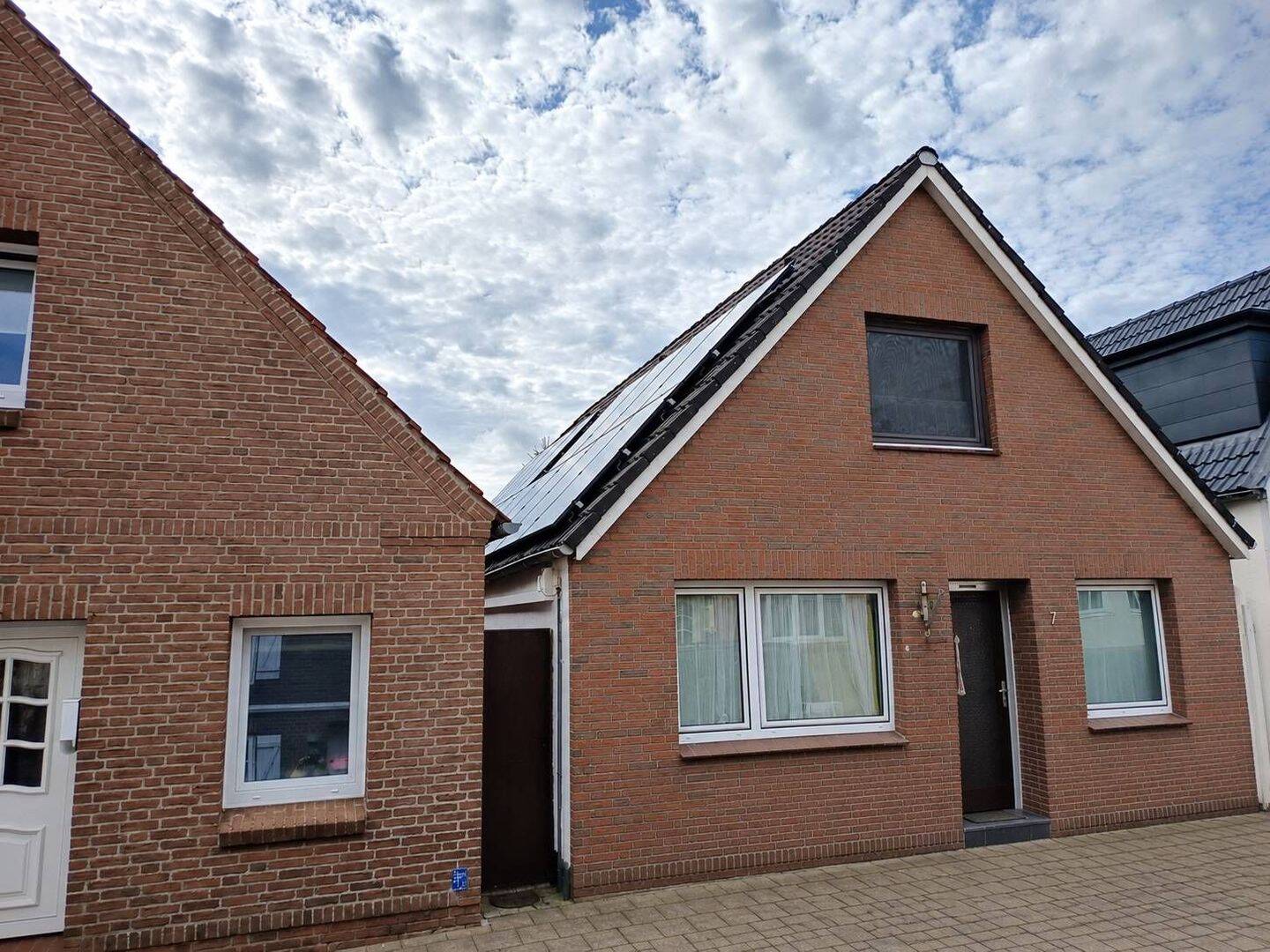 Einfamilienhaus mit Wärmepumpe und PV Anlage, 25821 Bredstedt