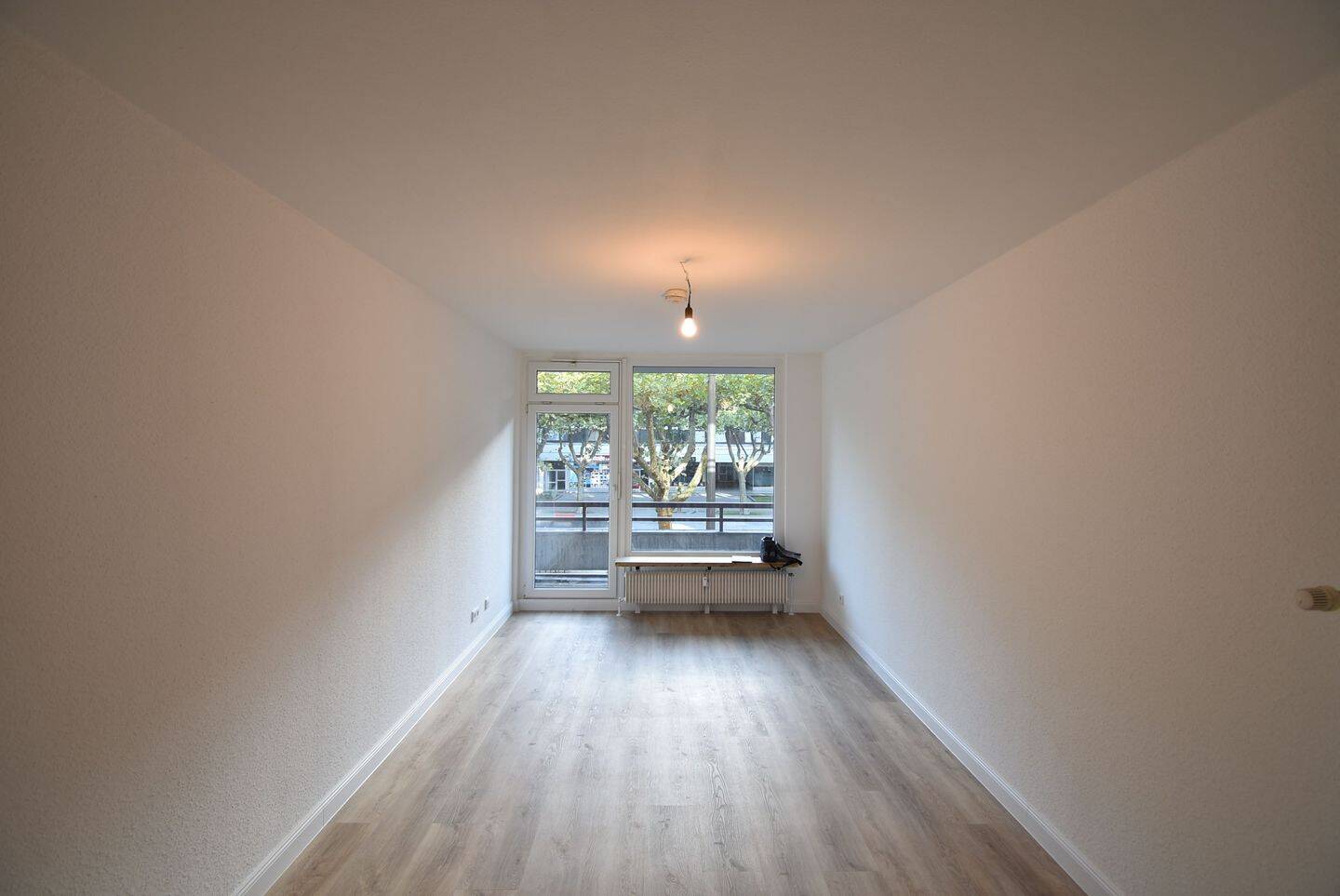 ERSTBEZUG nach Sanierung! Modernes Apartment mit Balkon zu vermieten, 46045 Oberhausen