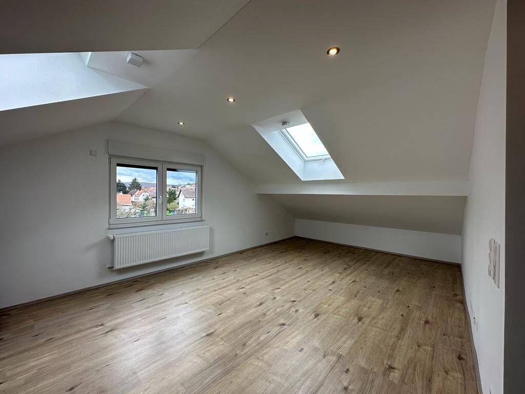 Moderne 2-Zimmer-DG Wohnung in 75196 Remchingen-Nöttingen, 75196 Remchingen