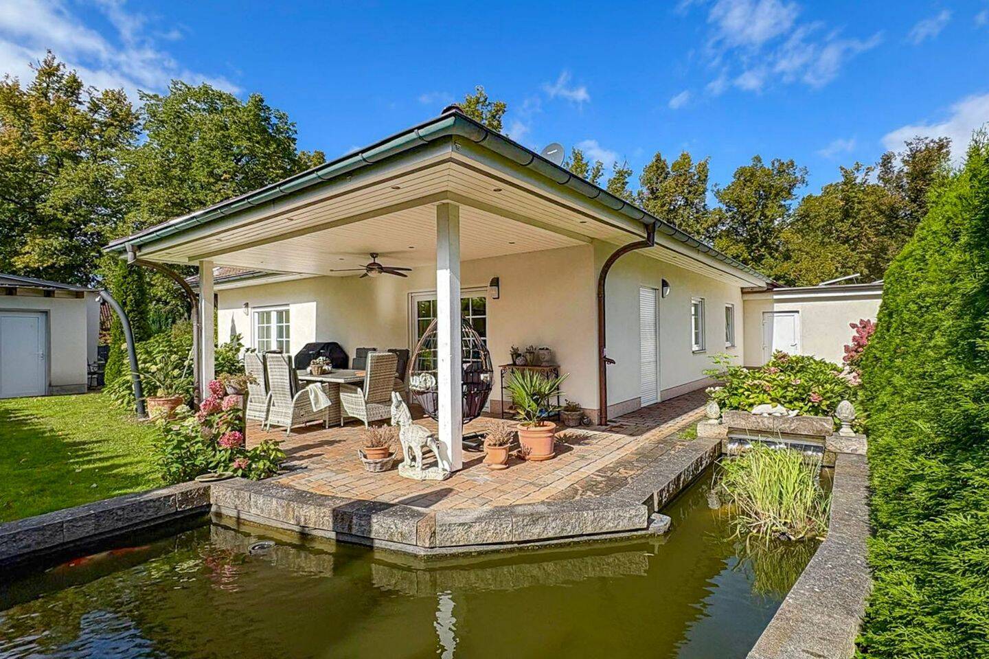 Moderner Bungalow mit großzügigem Wohnbereich und liebevoll angelegtem Garten in Bernau (Schönow), 16321 Bernau bei Berlin
