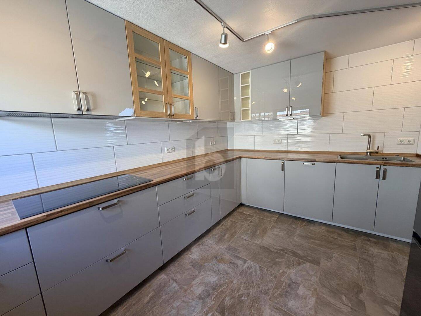 STILVOLLES MÖBLIERTES WOHNEN AUF ZEIT, 81245 München (Aubing-Lochhausen-Langwied Pasing-Obermenzing)