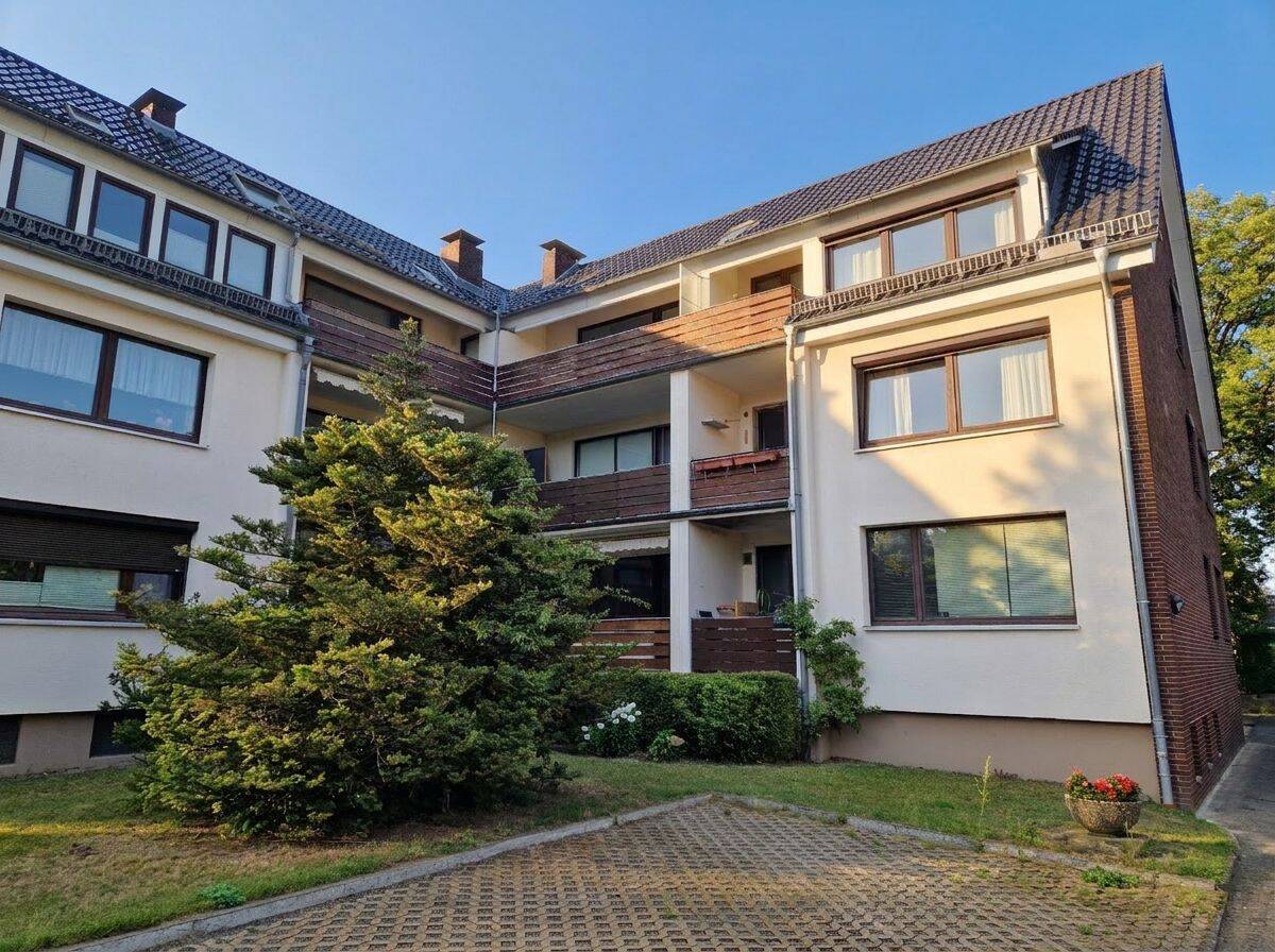 Frisch sanierte 2-Zimmer-Wohnung mit neuer Einbauküche und Loggia in Bremen-Horn, 28357 Bremen (Blockland Borgfeld Lehesterdeich)