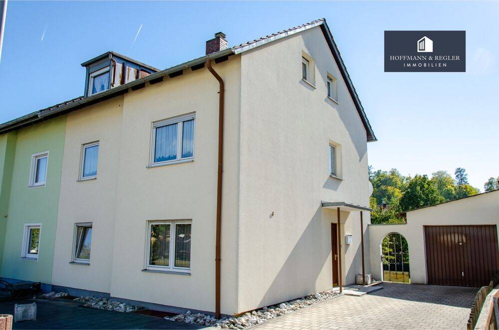 Doppelhaushälfte mit 155 m² Wohnfläche, zwei Wohnungen und Garten in Sulzbach-Rosenberg, 92237 Sulzbach-Rosenberg