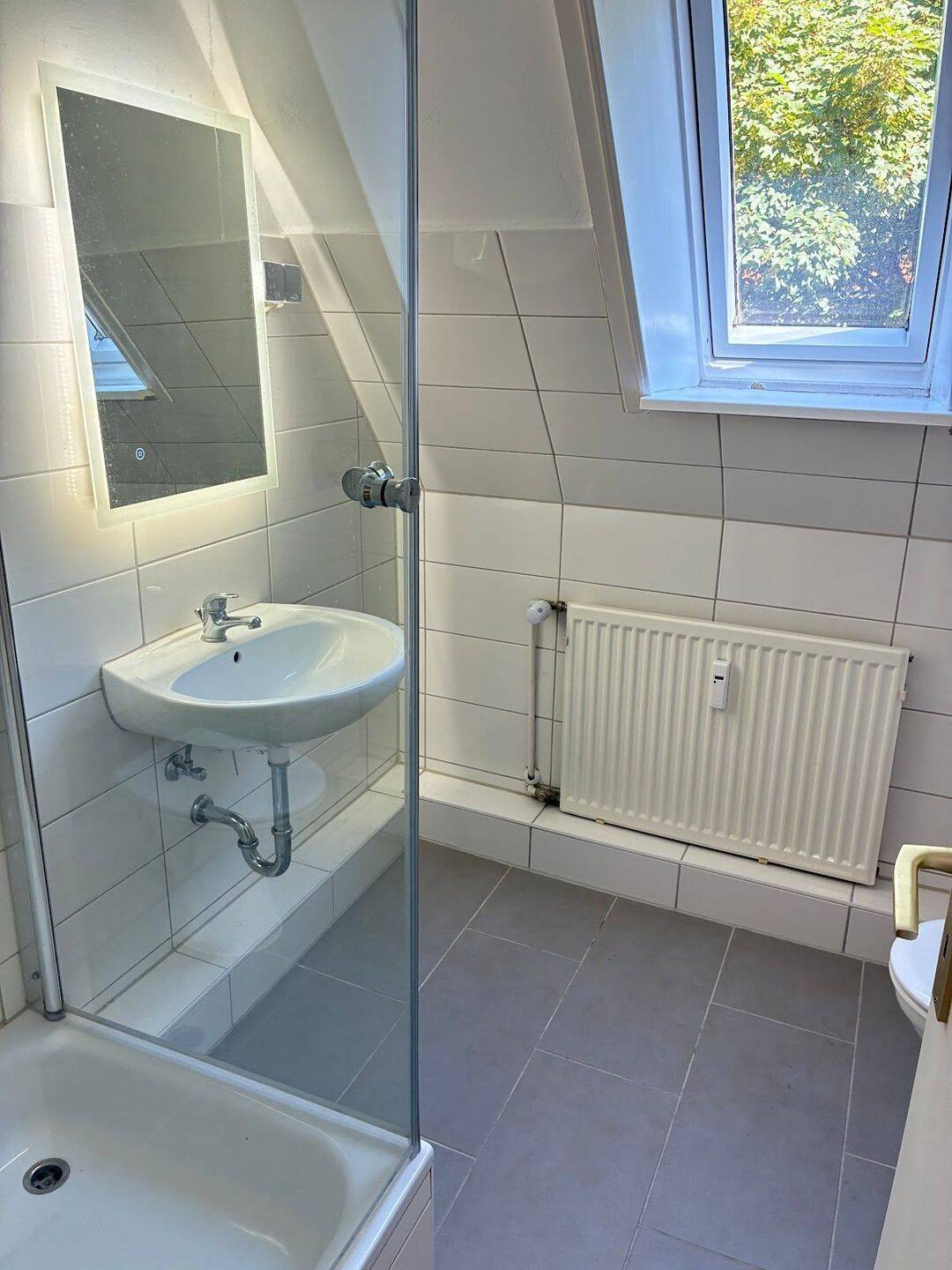 Gemütliche Dachgeschosswohnung mit praktischer Raumaufteilung, 24149 Kiel (Neumühlen-Dietrichsdorf)