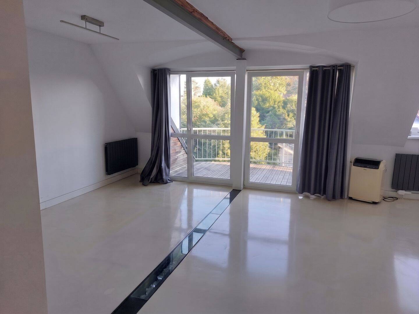 Modernes 2Zi Loft mit Loggia, Premium-Küche & Innenhof-Stellplatz, 31582 Nienburg (Weser)