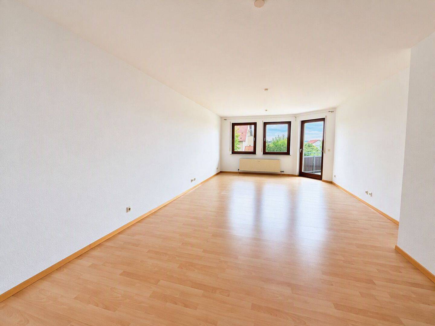 2,5-Zimmer-Wohnung im 1. OG mit Balkon und TG-Stellplatz in ruhiger Lage, 71636 Ludwigsburg