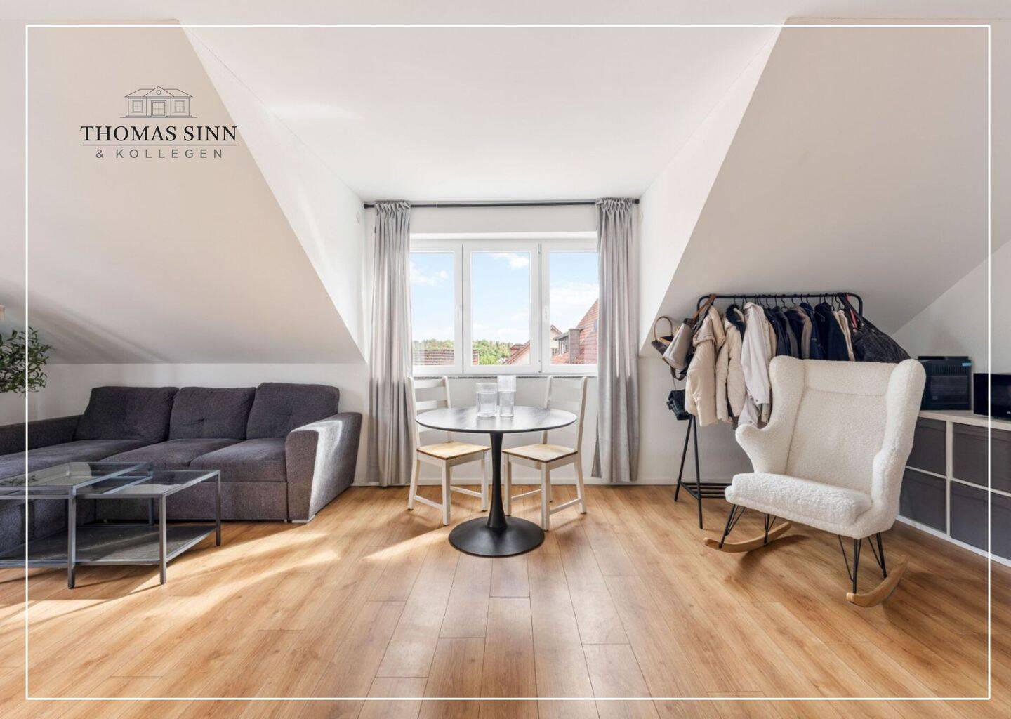 Jung. Modern. Energieeffizient. – Dachgeschosswohnung mit Balkon & Stellplatz, 75031 Eppingen