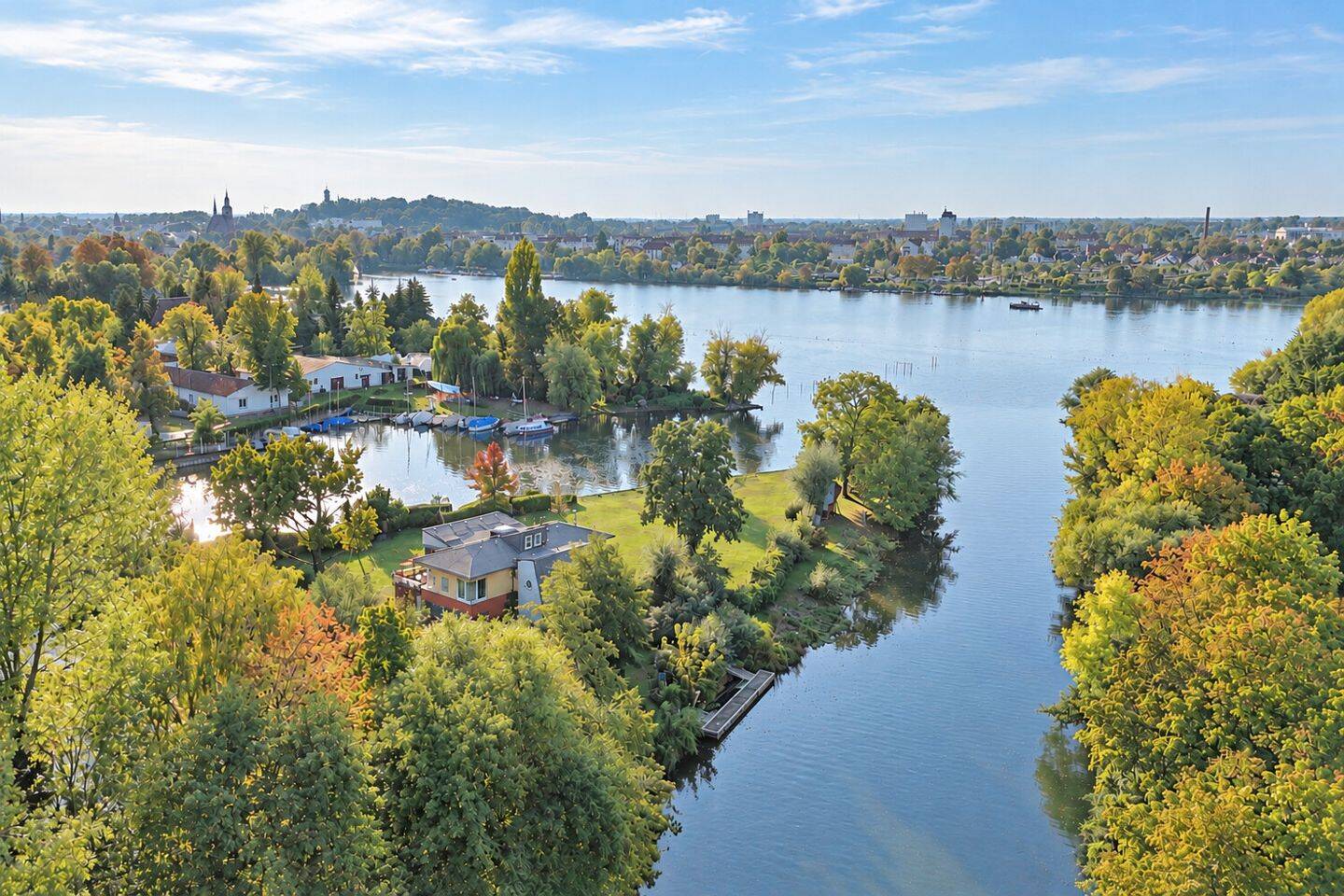 Von Wasser umgeben – exklusives Architektenhaus in einzigartiger Insellage, 14776 Brandenburg an der Havel