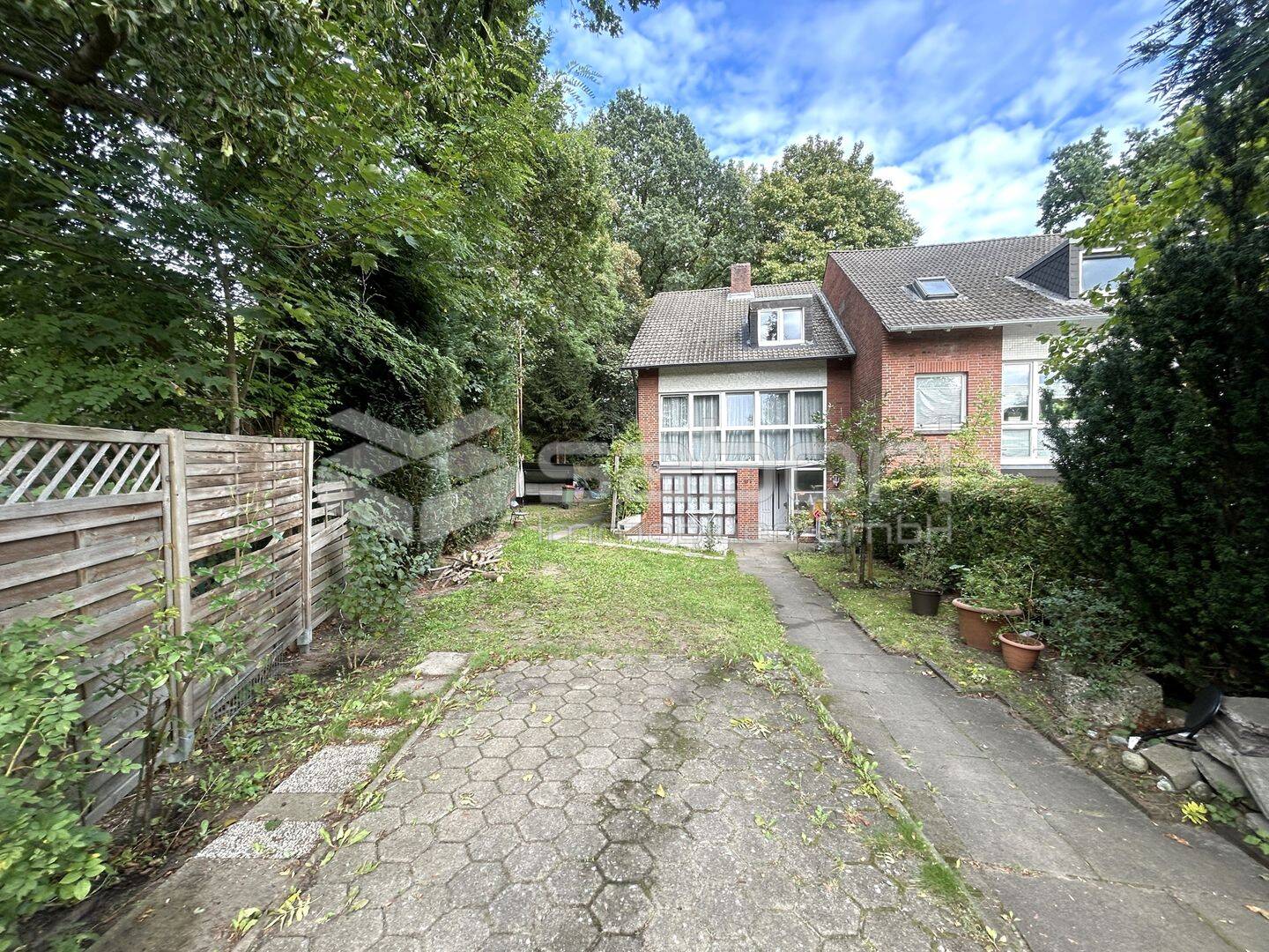 Vielseitiges Endreihenhaus mit Einliegerbereich, großem Grundstück und Platz für die ganze Familie, 22143 Hamburg (Wandsbek Rahlstedt)