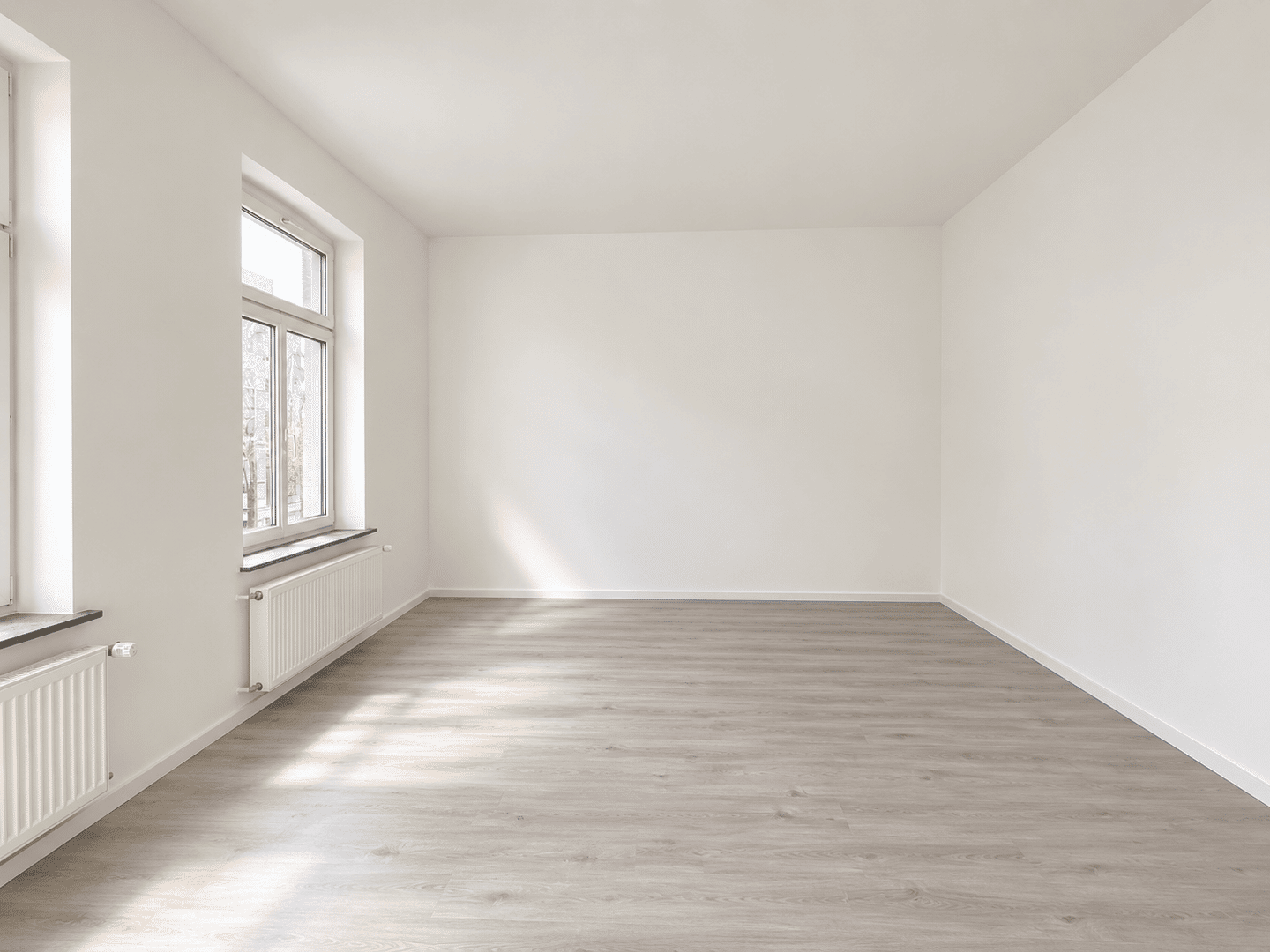 PROVISIONSFREI BIS 31.10.26! Helle 2-Zimmer-Wohnung mit modernisiertem Duschbad und hohen Decken, 40629 Düsseldorf (Gerresheim Grafenberg Hubbelrath Ludenberg Rath)