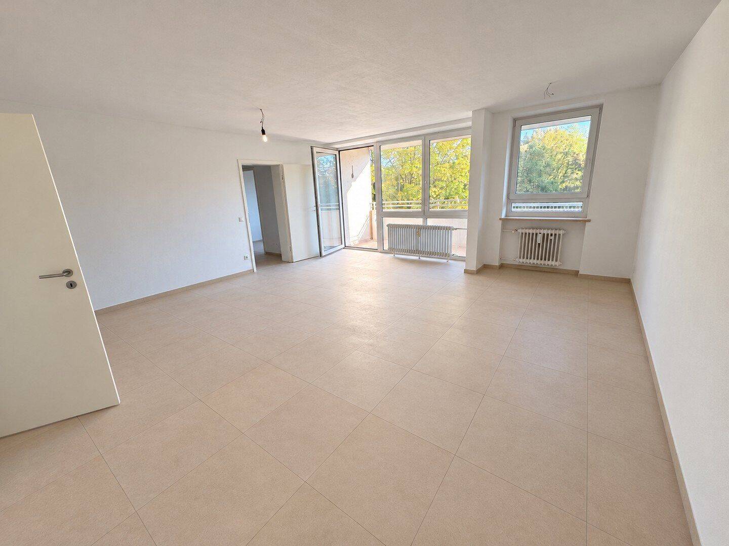 Helles, saniertes 4-Zimmer-Apartment mit Balkon in München Neu-Aubing – ab November verfügbar, 81249 München (Allach-Untermenzing Aubing-Lochhausen-Langwied Pasing-Obermenzing)
