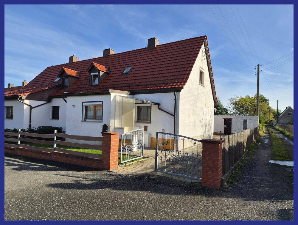 DHH mit schönenm Grundstück teilsaniert, 7629 Hermsdorf