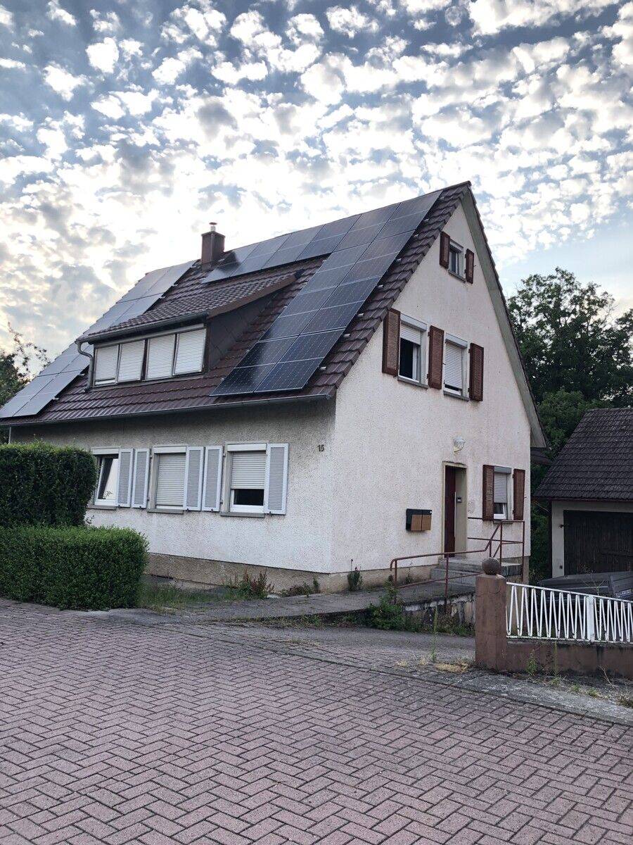 Kernsanierte 5-Zimmer-Erdgeschosswohnung in ruhiger Lage von Straubenhardt-Conweiler, 75334 Straubenhardt