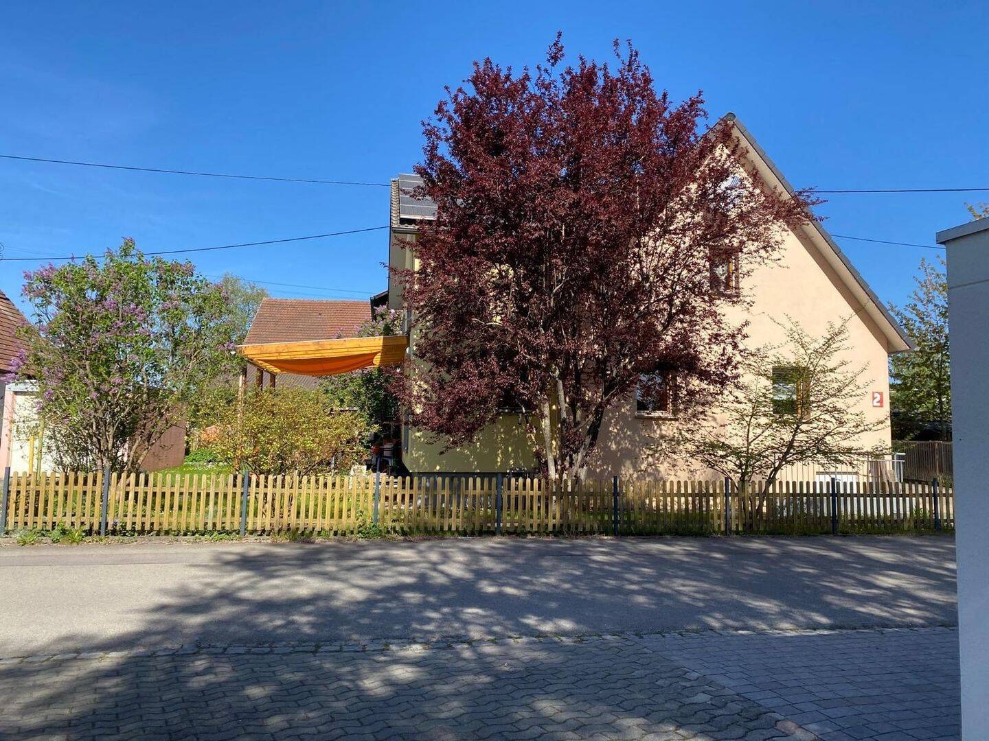 Freistehendes Einfamilienhaus mit schönem Garten, überdachter Terrasse und moderner Haustechnik, 72505 Krauchenwies