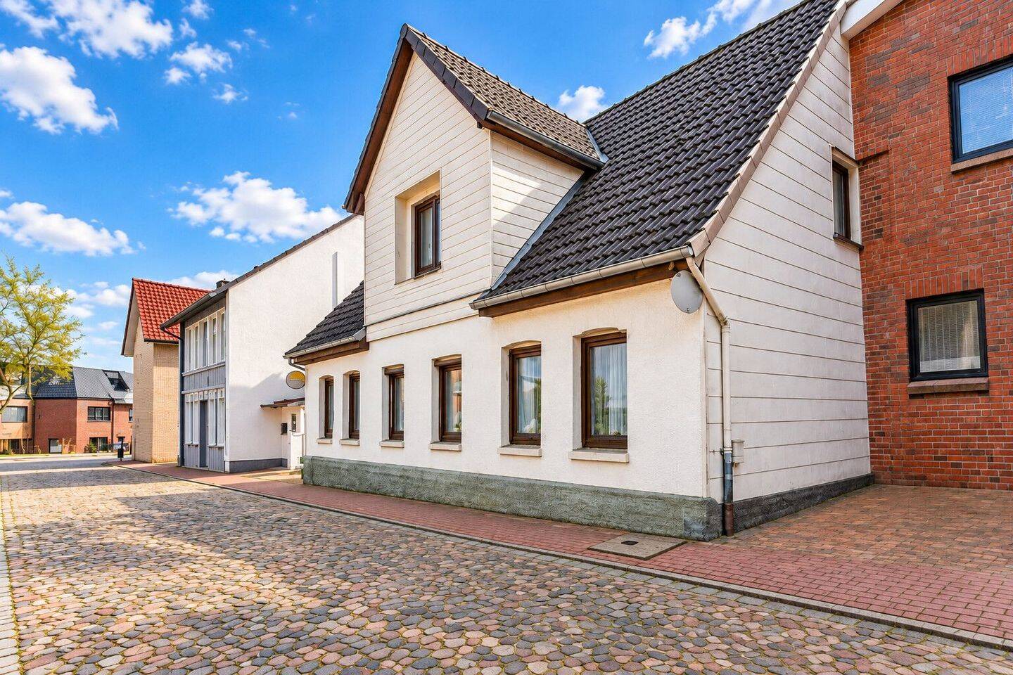 Einfamilienhaus mit Wintergarten und Garage in zentraler Lage von Buxtehude, 21614 Buxtehude