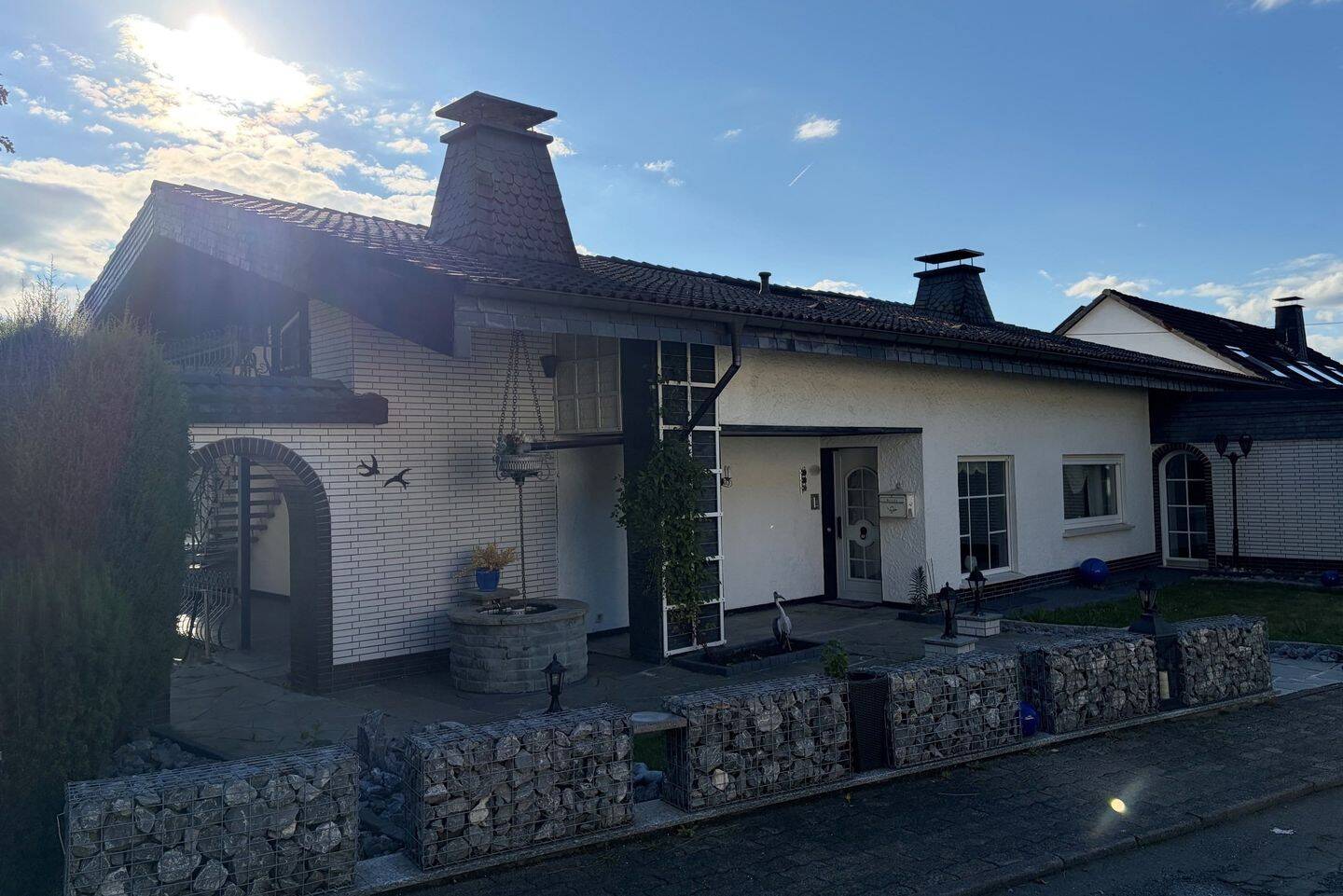 Ruhige Lage! Einfamilienhaus mit Einliegerwohnung in Bad Berleburg-Hemschlar, 57319 Bad Berleburg
