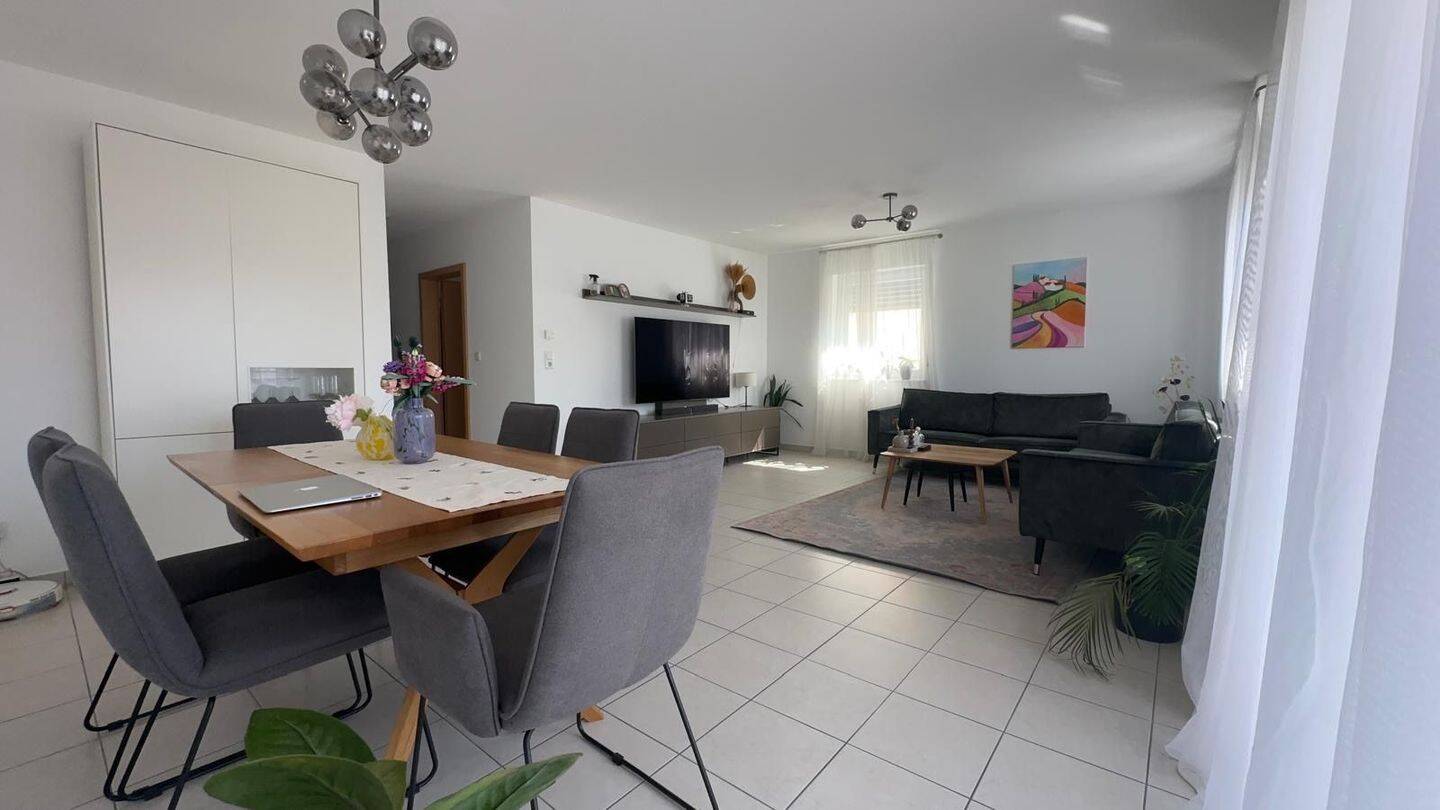 Helle 3-Zimmer-Wohnung mit Balkon, Garage und optionaler Küche, 64839 Münster (Hessen)
