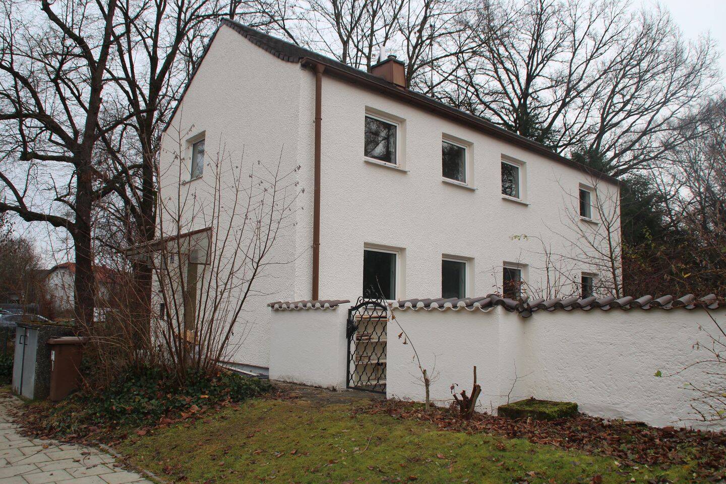 Freistehendes Einfamilienhaus mit großem Garten, umgeben von Parkanlagen, 81669 München (Au-Haidhausen Ramersdorf-Perlach)