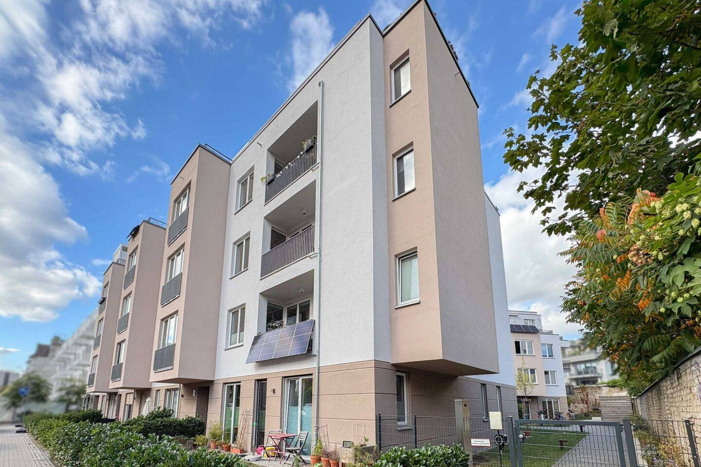 Bezugsfrei-Modernes Neubau-Wohngefühl mit fünf Zimmern, zwei Balkonen & Tiefgarage, 13055 Berlin (Lichtenberg Hohenschönhausen Alt-Hohenschönhausen Hohenschönhausen)