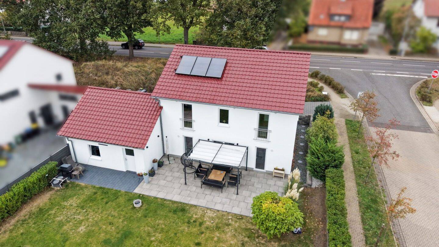Modernes Familienidyll im Neubauzustand mit Luxusbad & Doppelgarage in Edemissen, 31234 Edemissen