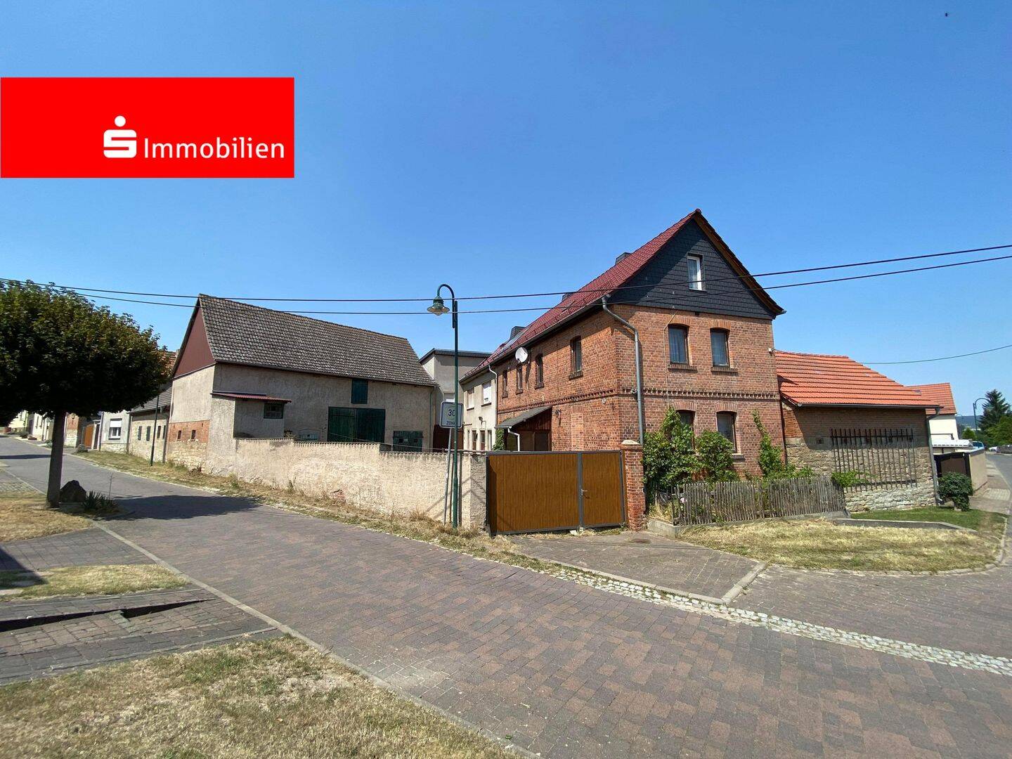 Ländliches Anwesen mit vielfältigen Nutzungsmöglichkeiten, 6642 Kaiserpfalz